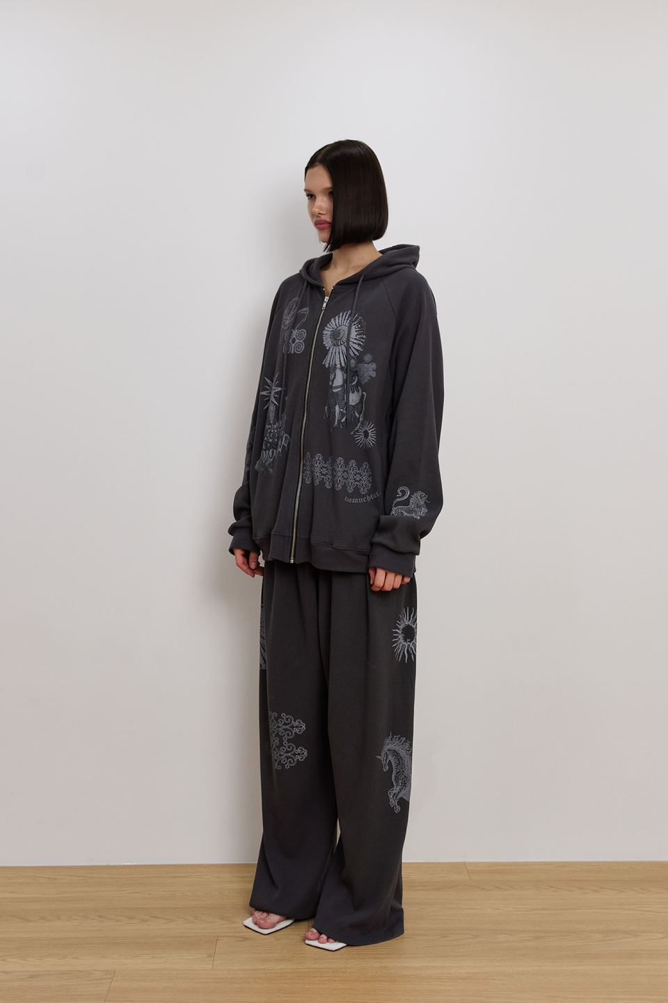 투머치택스(TOOMUCHTAX) TAROT WAFFLE ZIP-UP HOODIE (CHARCOAL