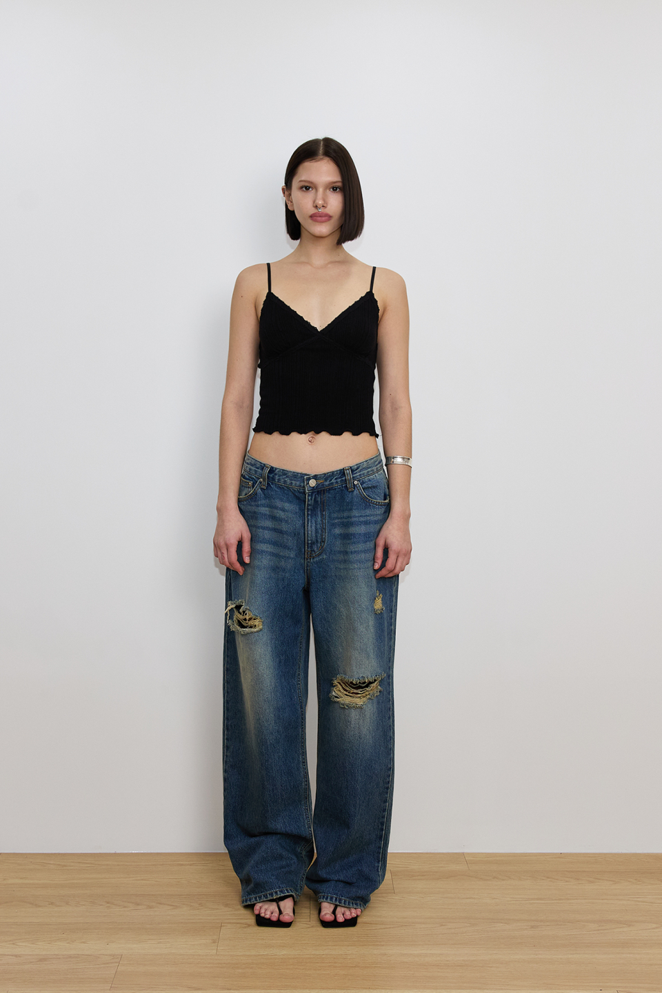 [TOOMUCHTAX] LOW RISE LOOSE-FIT DAMAGED JEANS /追跡付 MUSINSA | TOOMUCHTAX Low rise loose fit damage jeans ice blue