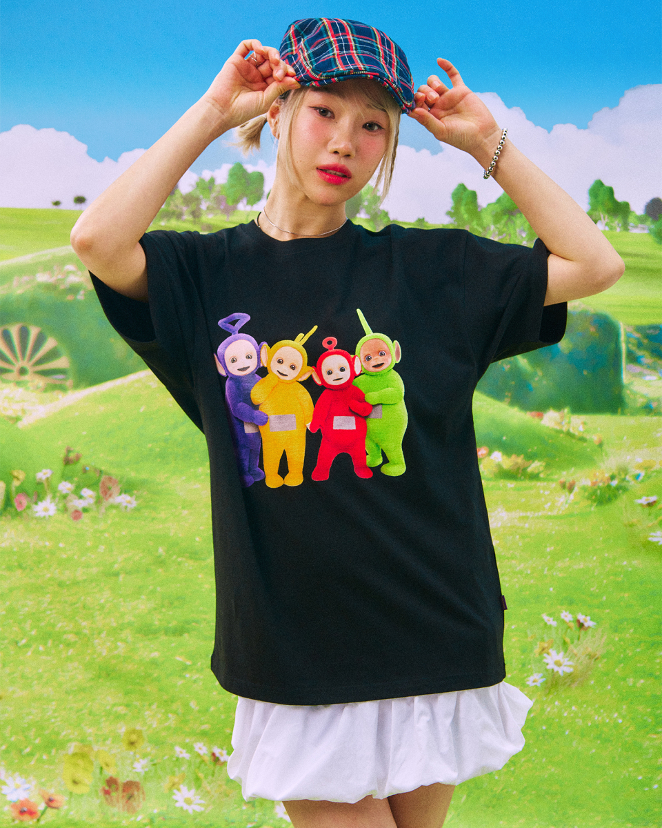 MUSINSA公式 | LAUGHER [Teletubbies] Hug T-shirt - Black