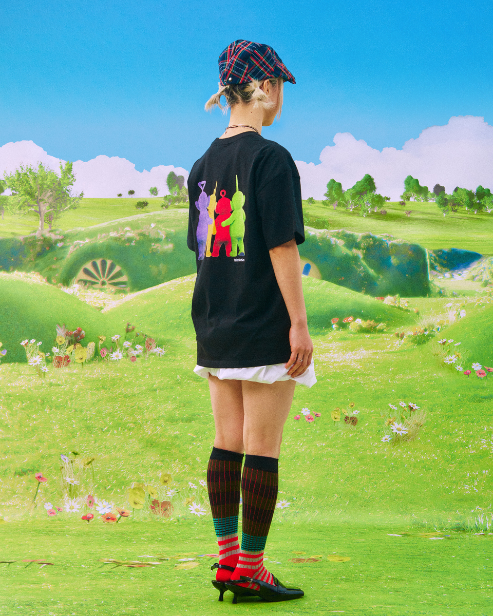 MUSINSA公式 | LAUGHER [Teletubbies] Hug T-shirt - Black