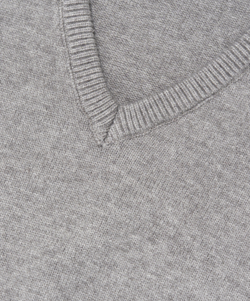 Базовый вязаный жилет с V-вырезом (Grey)