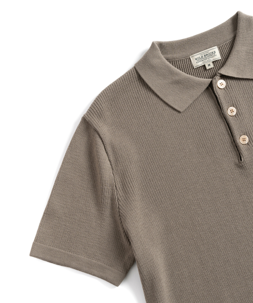 W23 KNITTED POLO SHIRT (sand beige)