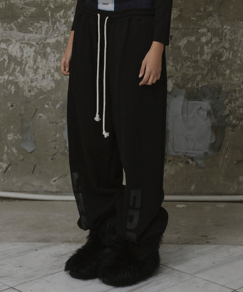 Cutout Detail Sweatpants Black
