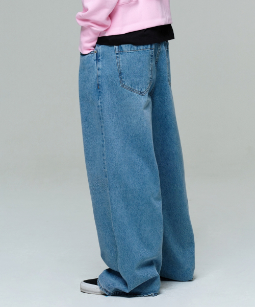 MEN ERA WIDE FIT DENIM PANTS - LIGHT BLUE
