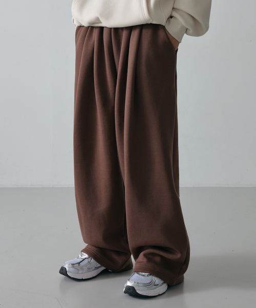 Two-Tuck Hidden String Wide Sweat Pants