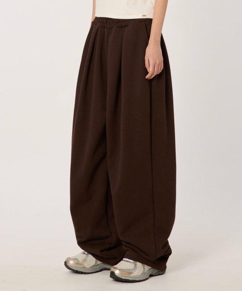 Широкие длинные спортивные штаны с защипами (Brown)