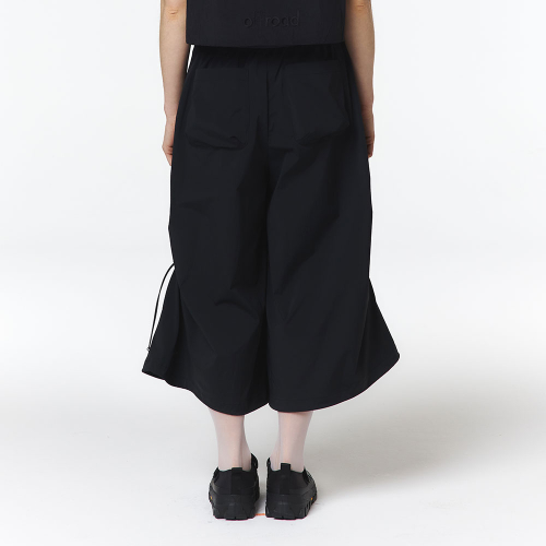 Женские укороченные широкие брюки (Black)_5L41711