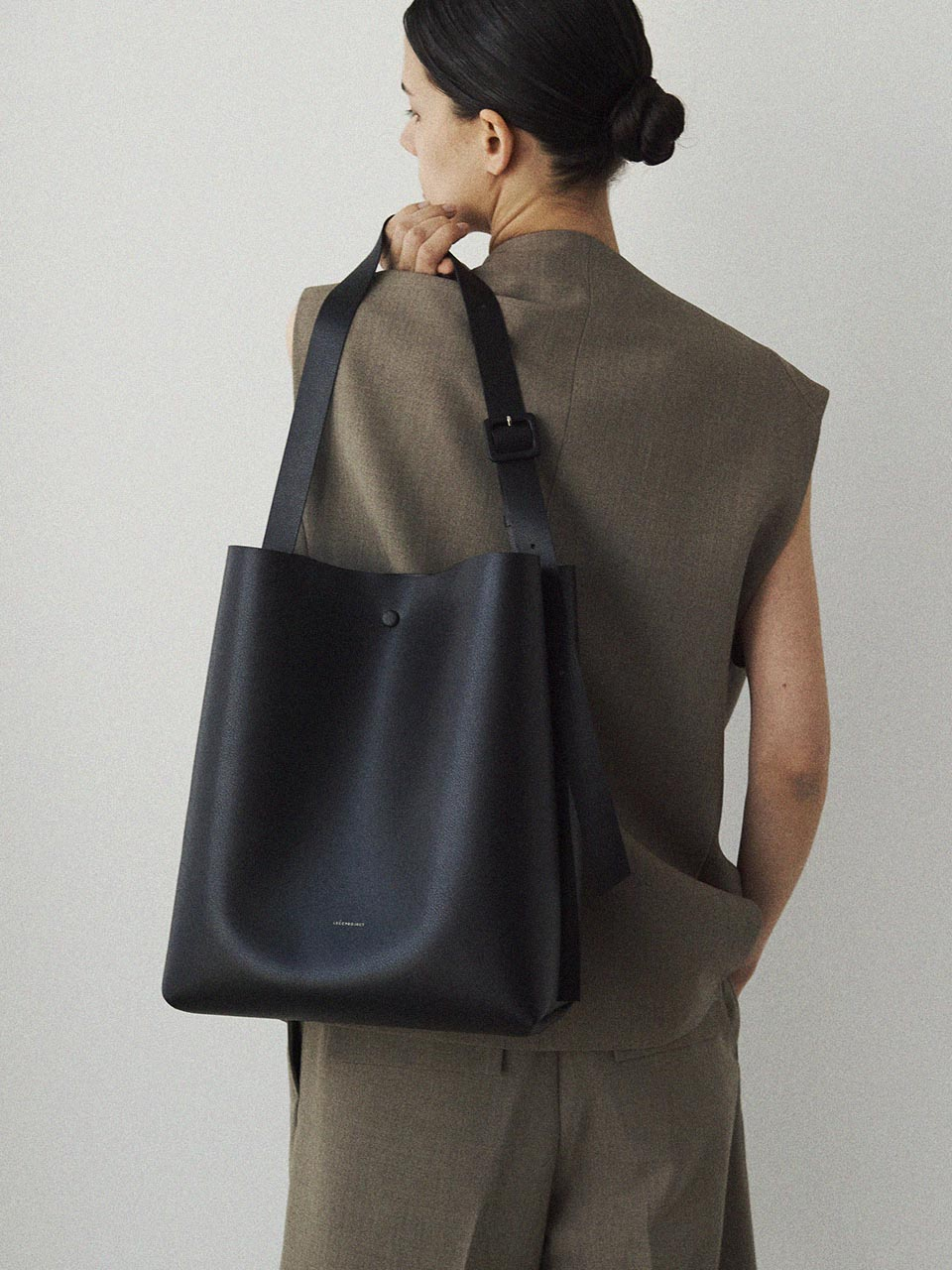 ■LECC PROJECT■ Lark Bucket Bag Large 4 Colors LENRL030 MUSINSA | LECCPROJECT Lark Bucket Bag Large - 4 Colors