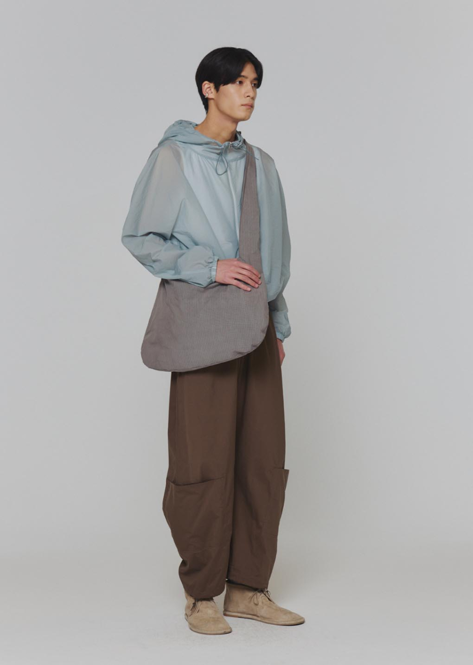 MUSINSA | AMOMENTO STRIPE LARGE SHOULDER BAG (2COLORS)