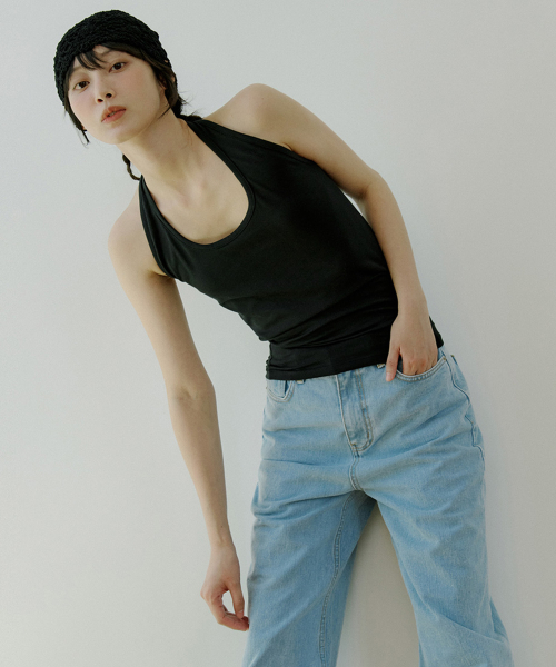 WOI HALTERNECK SLEEVELESS BLACK