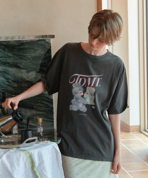 CAKE BEAR TEE CHARCOAL