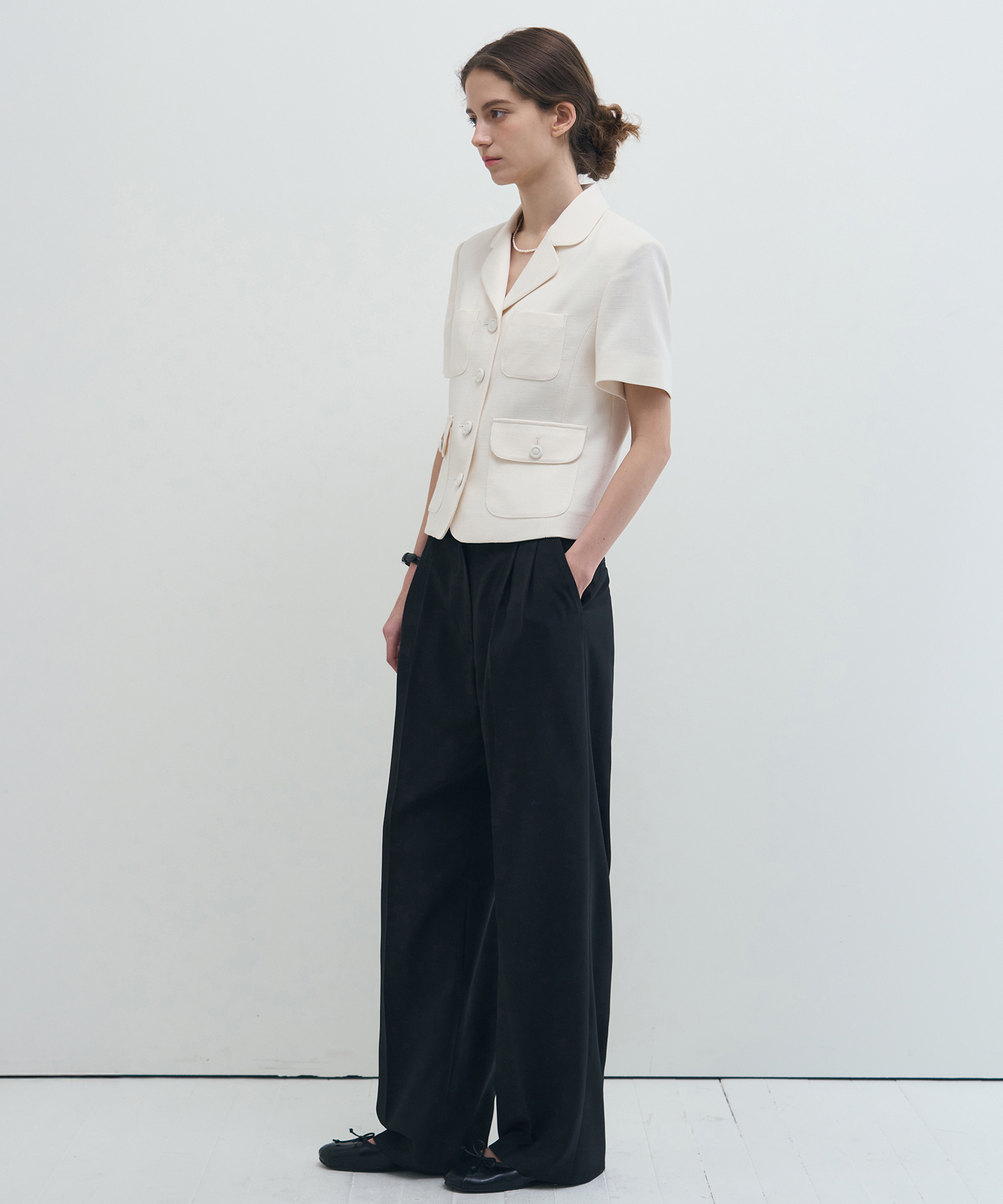 SUMMER TWO-TUCK WIDE SLACKS [BEIGE]