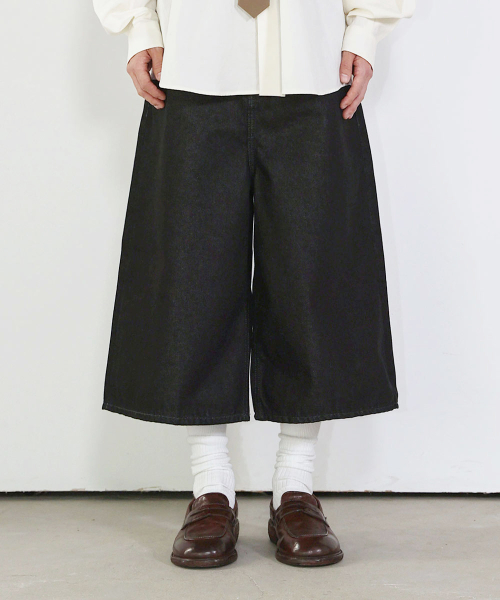 Bermuda wide 03 - Raw Black [WIDE FIT]