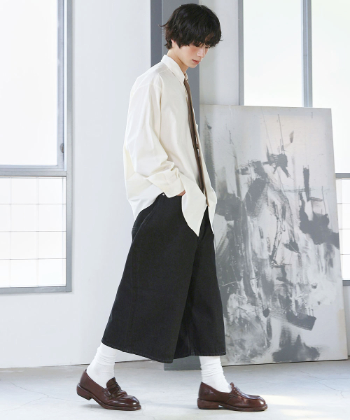 Bermuda wide 03 - Raw Black [WIDE FIT]