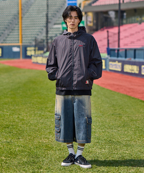 [LG Twins x 1993 STUDIO] Ветровка с капюшоном в полоску_Black
