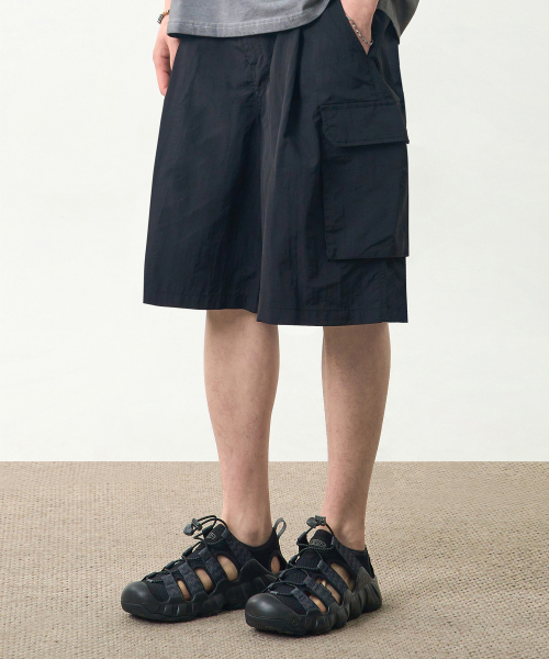 VLAD WATERPROOF WIDE BERMUDA CARGO PANTS_BLACK