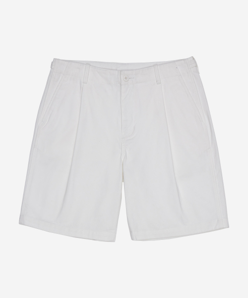 BASIC STANDARD FIT ONE-TUCK SHORTS WHITE