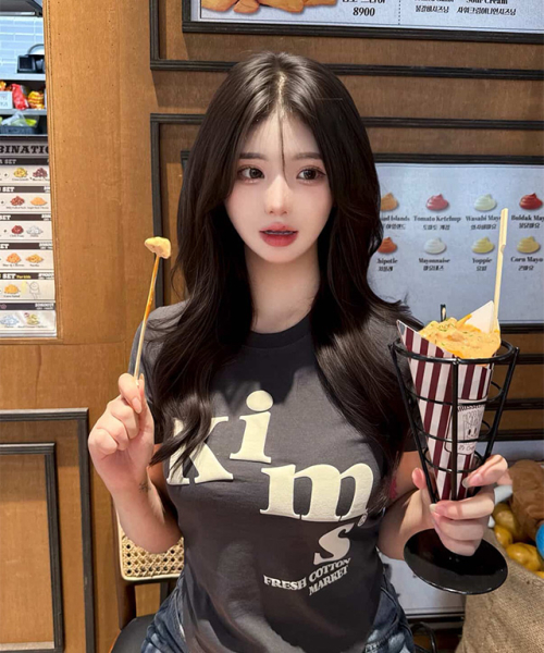 (Унисекс) Messy Alpha логотип Tee Charcoal