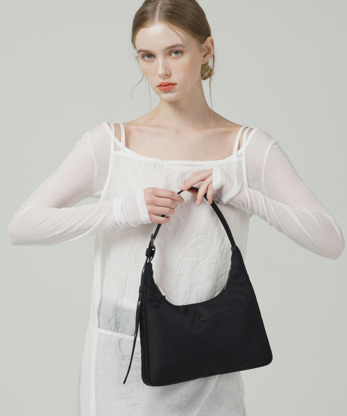 TRM Recycle нейлон Eyelet hobo bag T19W