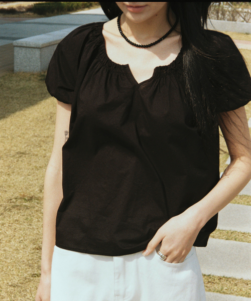 Amy Shirring Puff Blouse (Black)