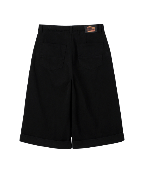 Frayed Blunt Bermuda Pants-Black