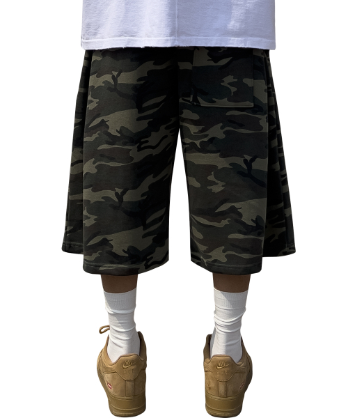 Edition1. 3-tuck balloon fit Bermuda training shorts(Camo)