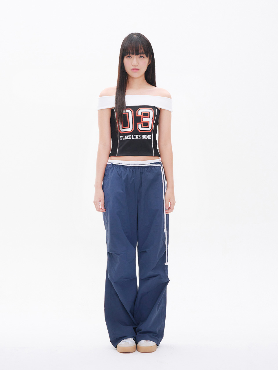 人気[YOUHEE] OFF-SHOULDER GRAPHIC JERSEY TOP オフショル MUSINSA | YOUHEE OFF-SHOULDER GRAPHIC JERSEY TOP BLACK