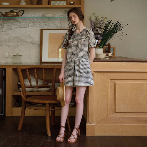 SR_Playful check ruffle shirt