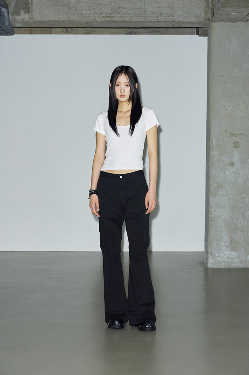 Pigment Bootcut Cargo Pants [Black]