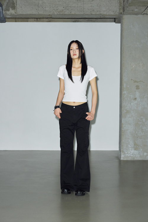 Pigment Bootcut Cargo Pants [Black]