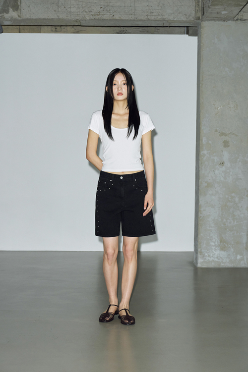 Stud Bermuda Shorts [Black]