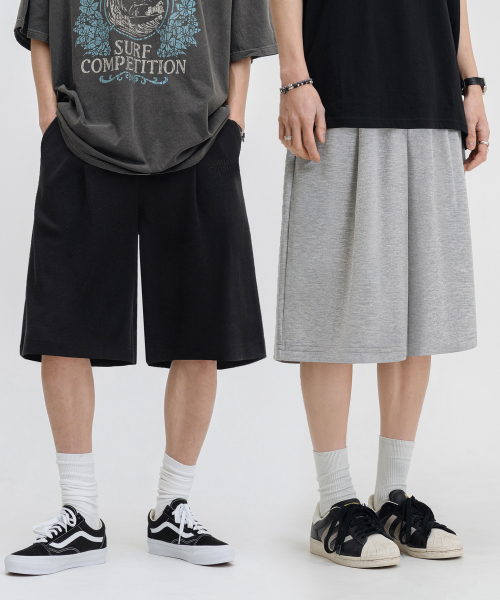 BERMUDA DEEP ONE-TUCK HALF SWEAT SHORTS_3COLOR