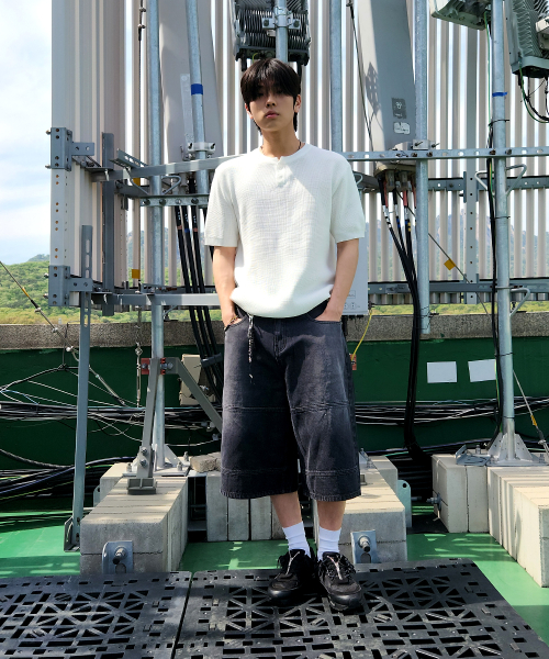 CUT LINE DENIM BERMUDA PANTS_BLACK