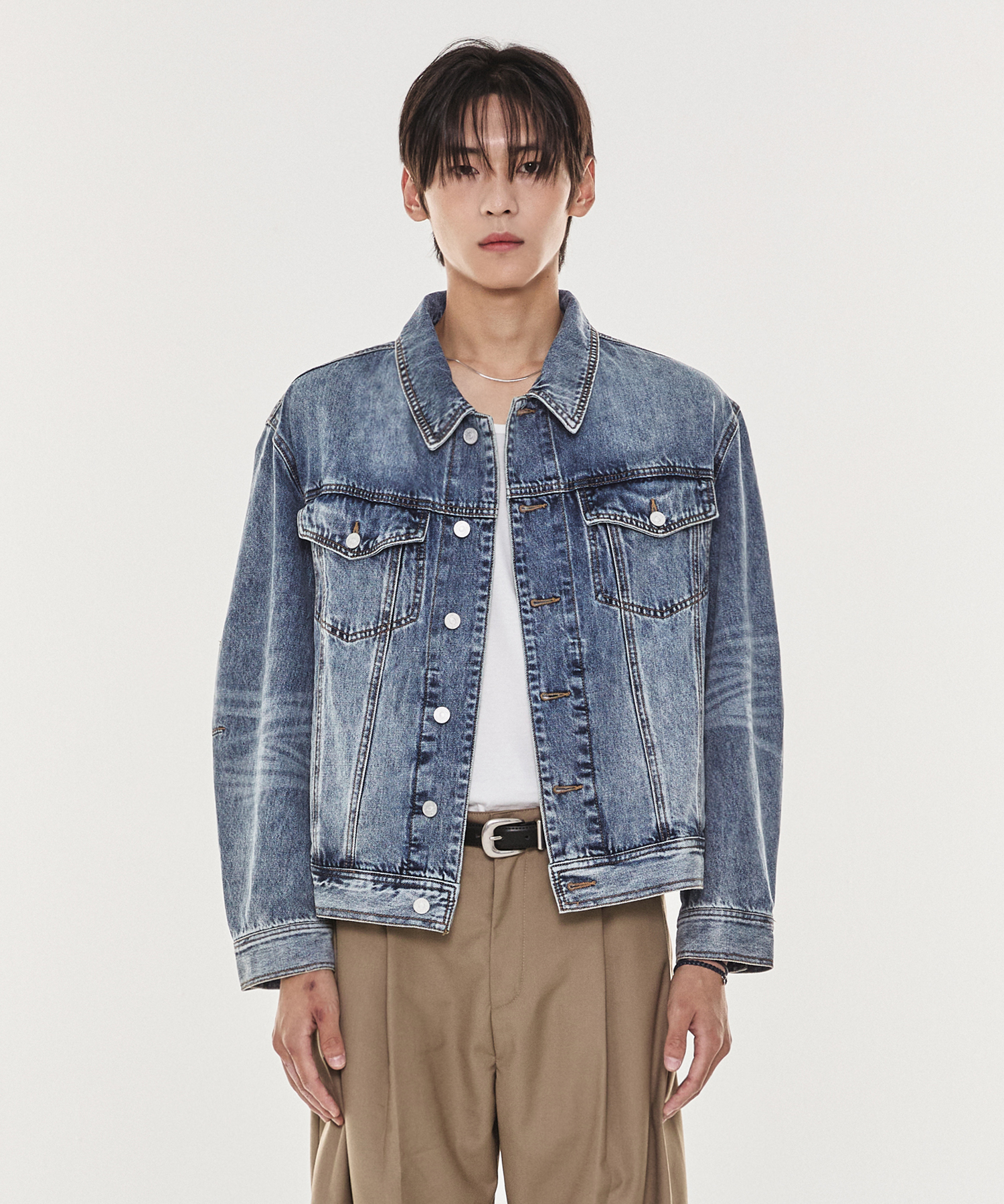 Standard darts denim jacket (Greyish Blue)