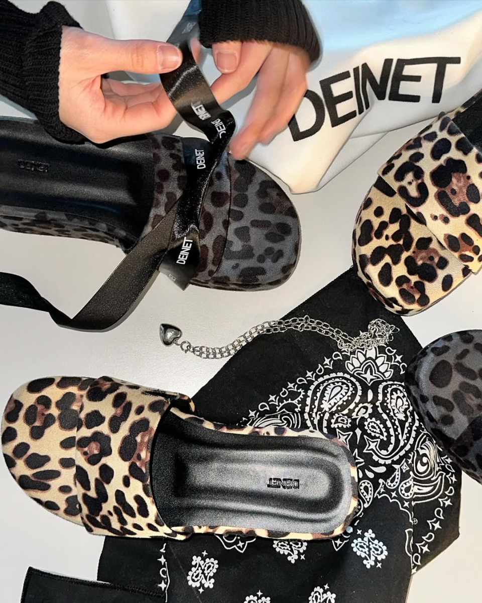 韓国商品/DEINET DEINET SLIPPER DEINET SLIPPER IN NAVY LEOPARD - 감도 깊은 취향 셀렉트샵 29CM