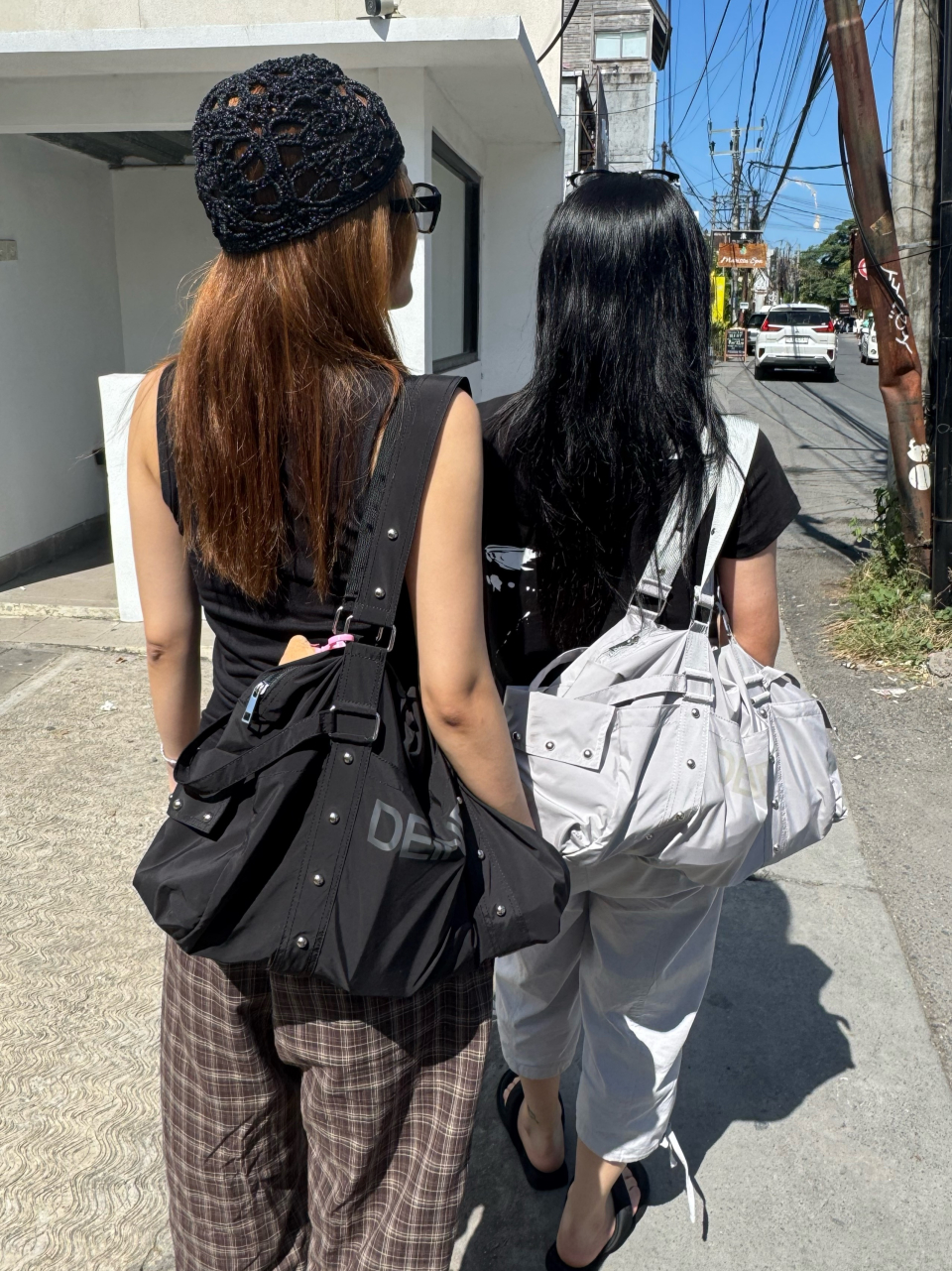 韓国商品/DEINET DEINET LOGO DUFFLE BAG 다이닛]DEINET LOGO DUFFLE BAG IN BLACK