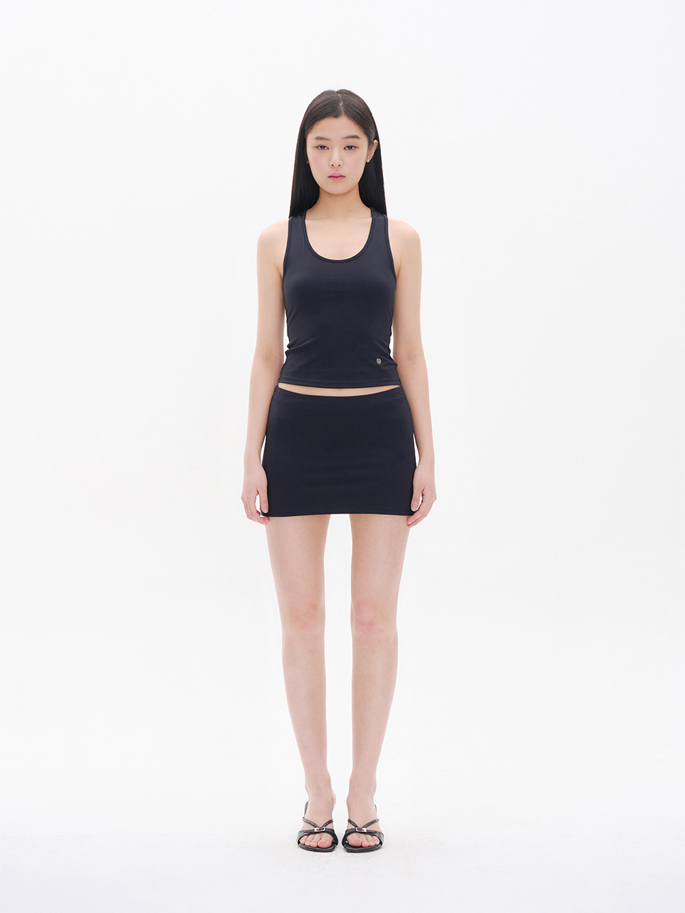 [YOUHEE] BASIC U NECK SLEVELESS /追跡付 MUSINSA | YOUHEE BASIC U NECK SLEVELESS BLACK