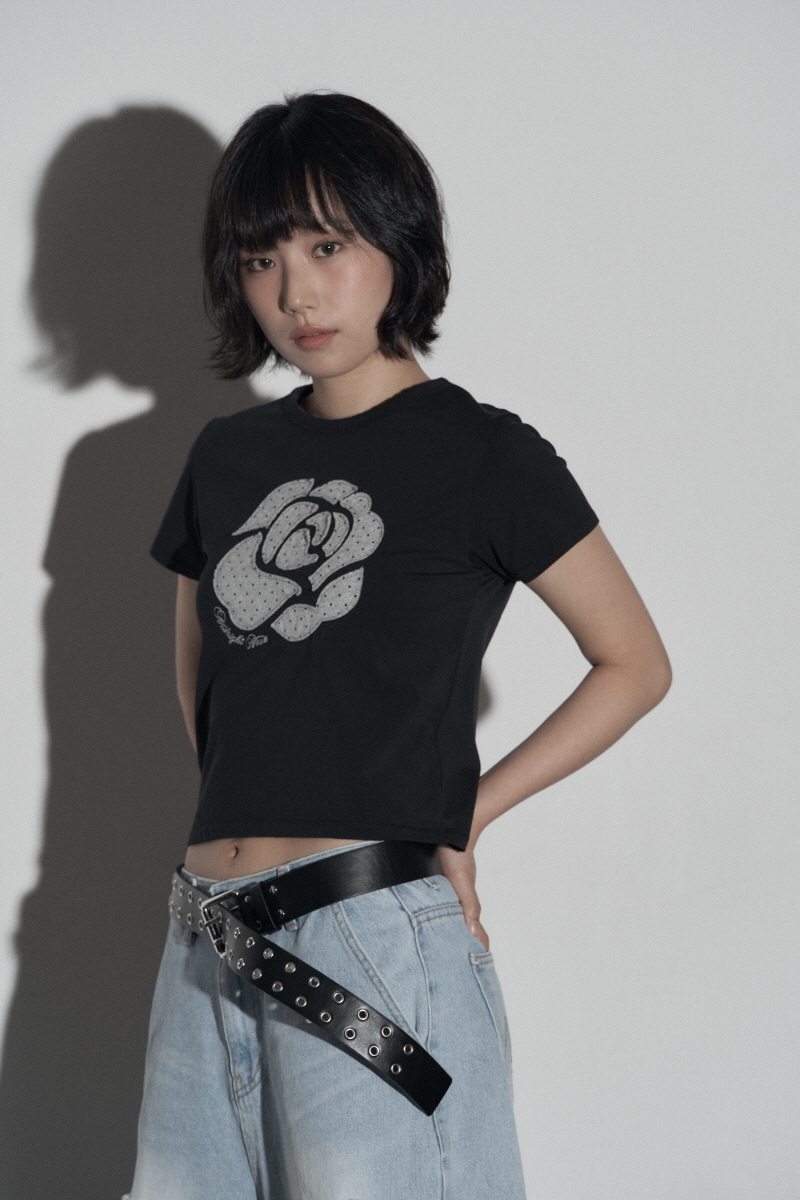 【MIDNIGHT MOVE】dot rose t Tシャツ ★韓国人気★ 追跡付 MUSINSA | MIDNIGHT MOVE dot rose t (black)