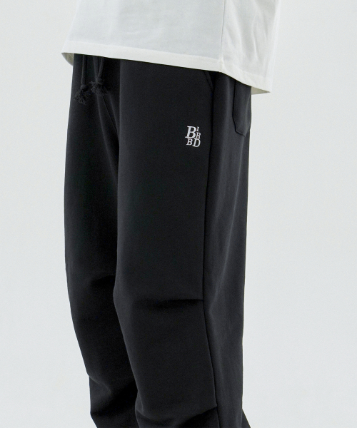 Широкие спортивные штаны с защипами [Black]