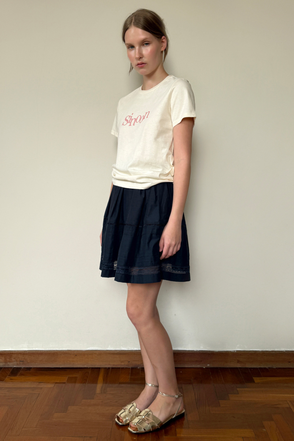 MUSINSA公式 | SINOON Sinoon Signature Logo T-Shirts (Cream)