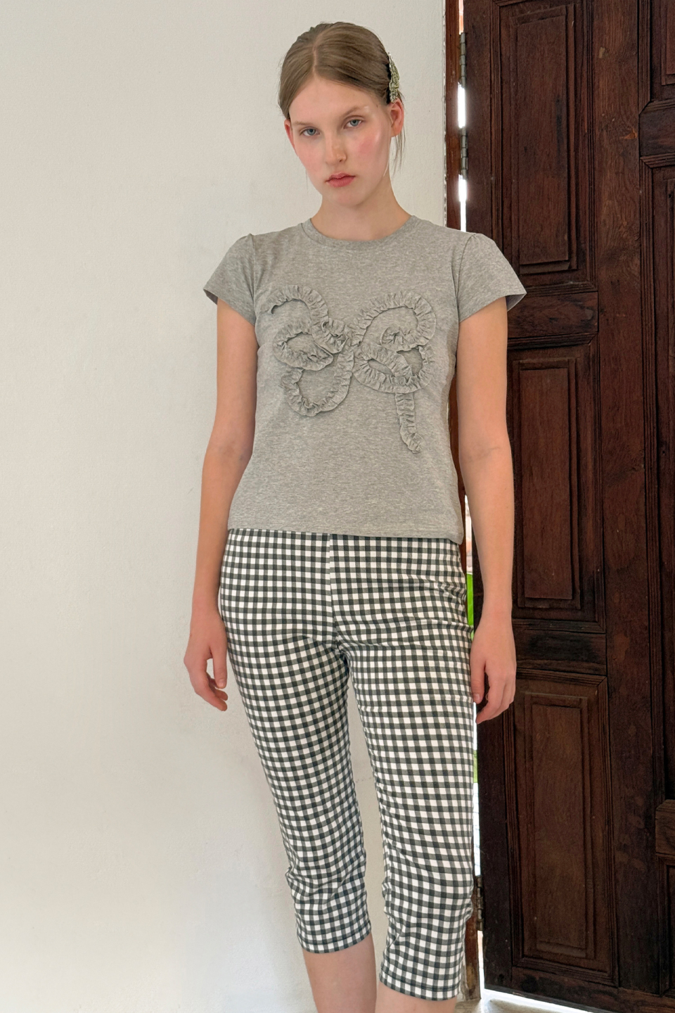 [Sinoon] BUTTERFLY FRILL Tシャツ★新作・24SS★韓国★ Sinoon] BUTTERFLY FRILL Tシャツ☆新作・24SS☆韓国☆ (sinoon