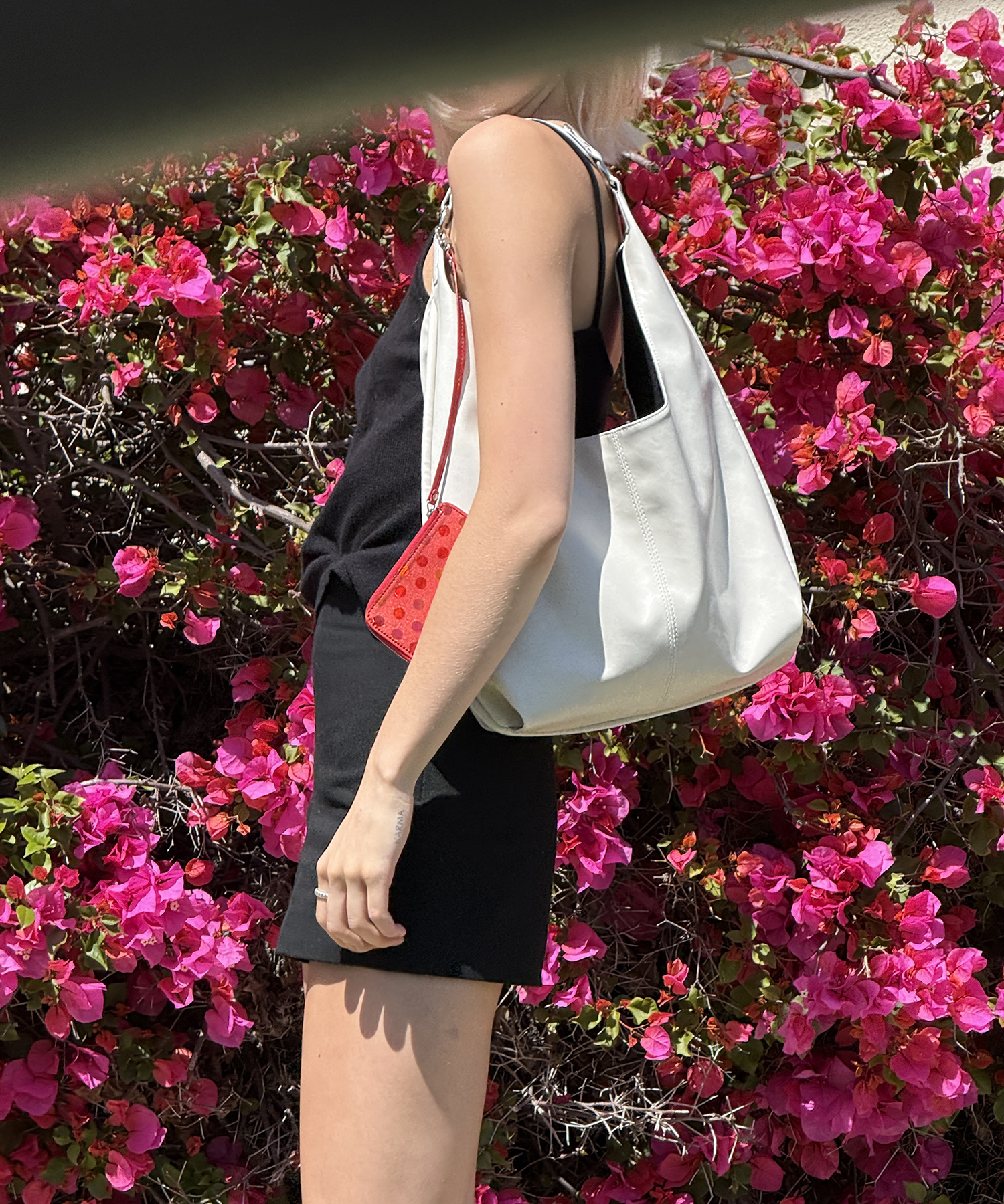 medium slash hobo bag (cream)
