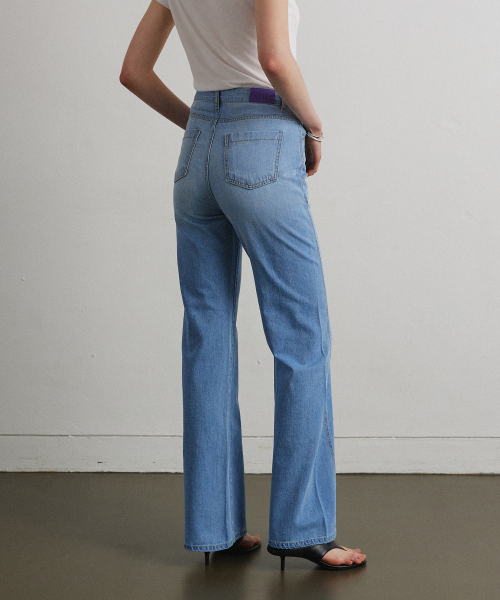 ESSENTIAL BOOTCUT DENIM PANTS_Light blue