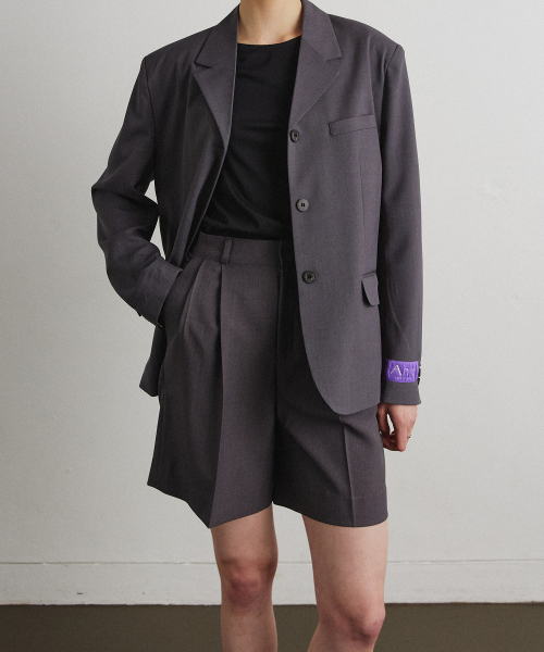 TUCK BERMUDA PANTS_DARK GREY