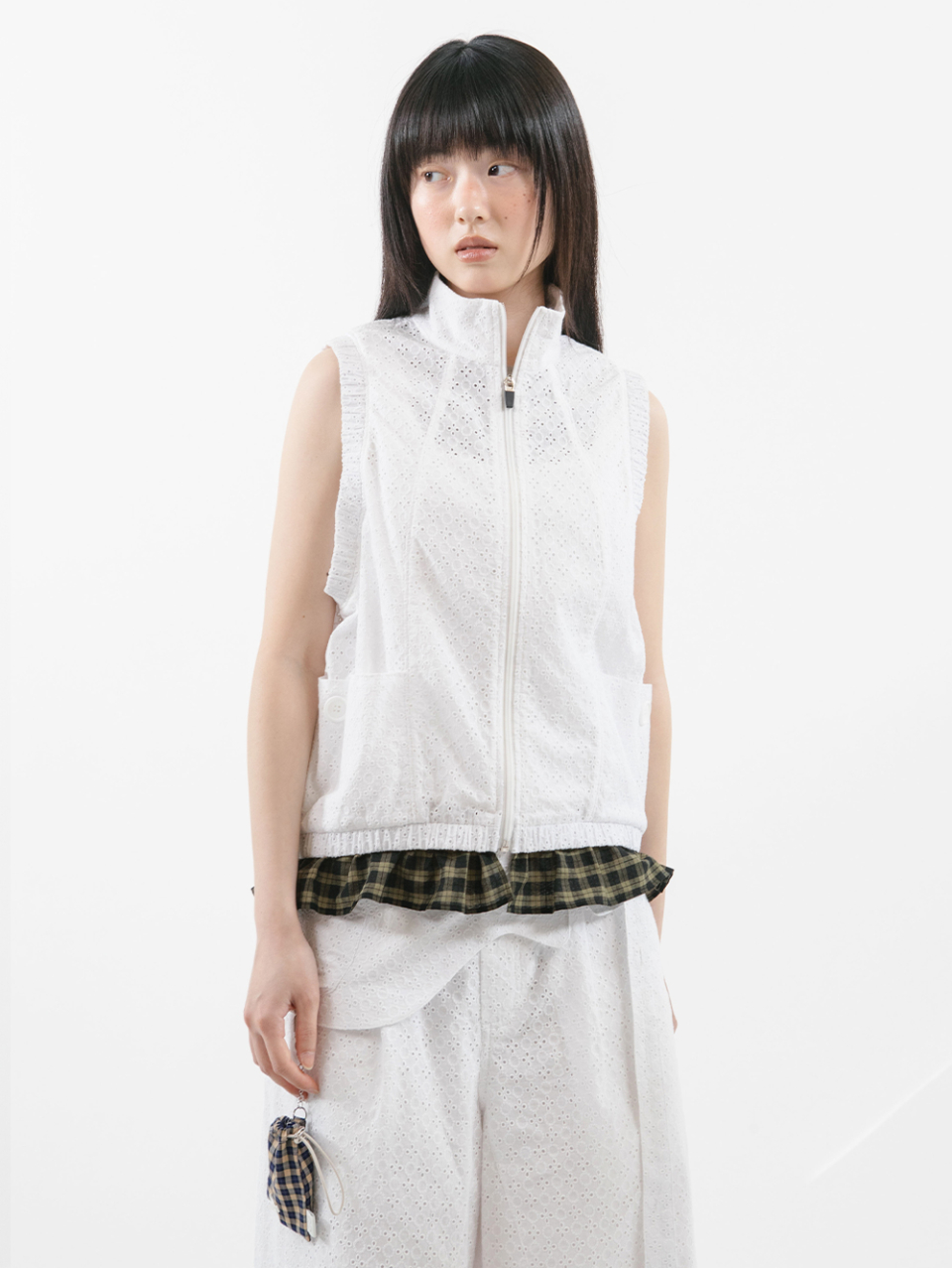 뚜오미오(TUOMIO) EYELET BELT BAG PANTS [WHITE] - 사이즈