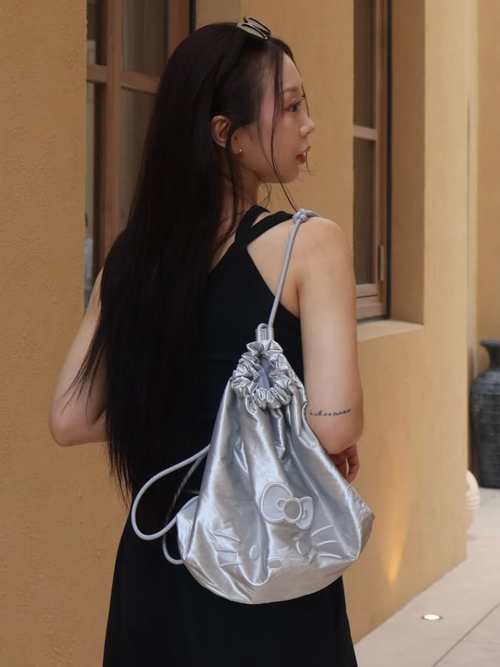 Sleek String Backpack Hello Kitty серебряный
