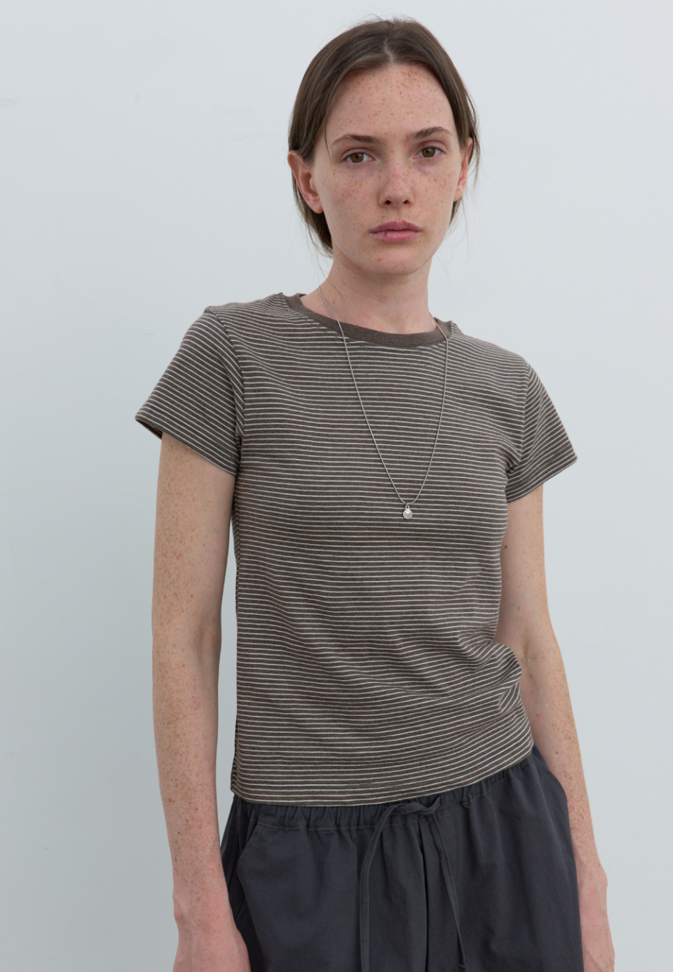 ★ POSZER★ Minimal Stripe T-Shirt Brown 252MMSTS019F MUSINSA | POSZER Minimal Stripe T-Shirt (Brown)
