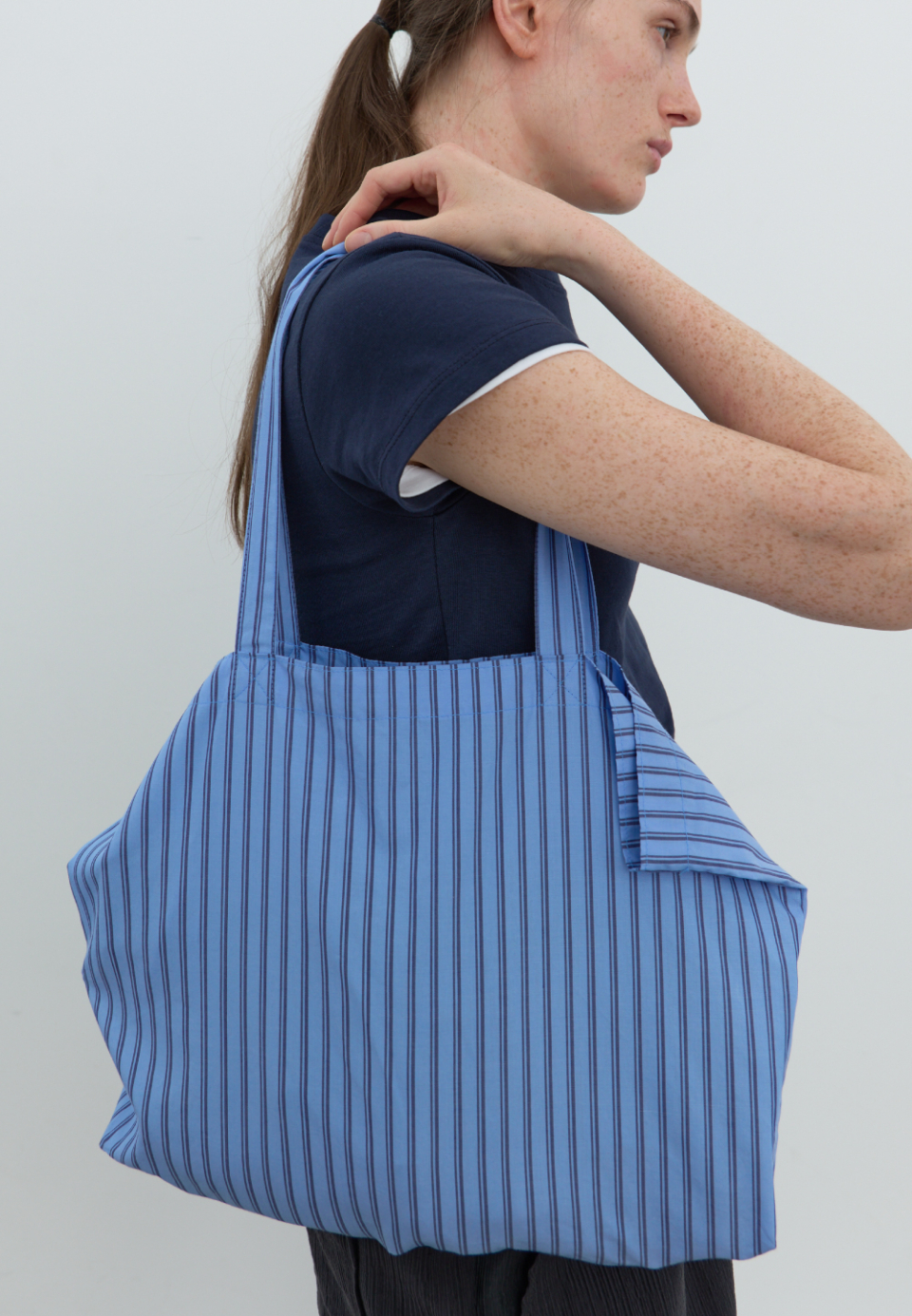 ★ POSZER★ Mild Stripe Tote Bag Blue 252MSTTB040F MUSINSA | POSZER Mild Stripe Tote Bag (Blue)