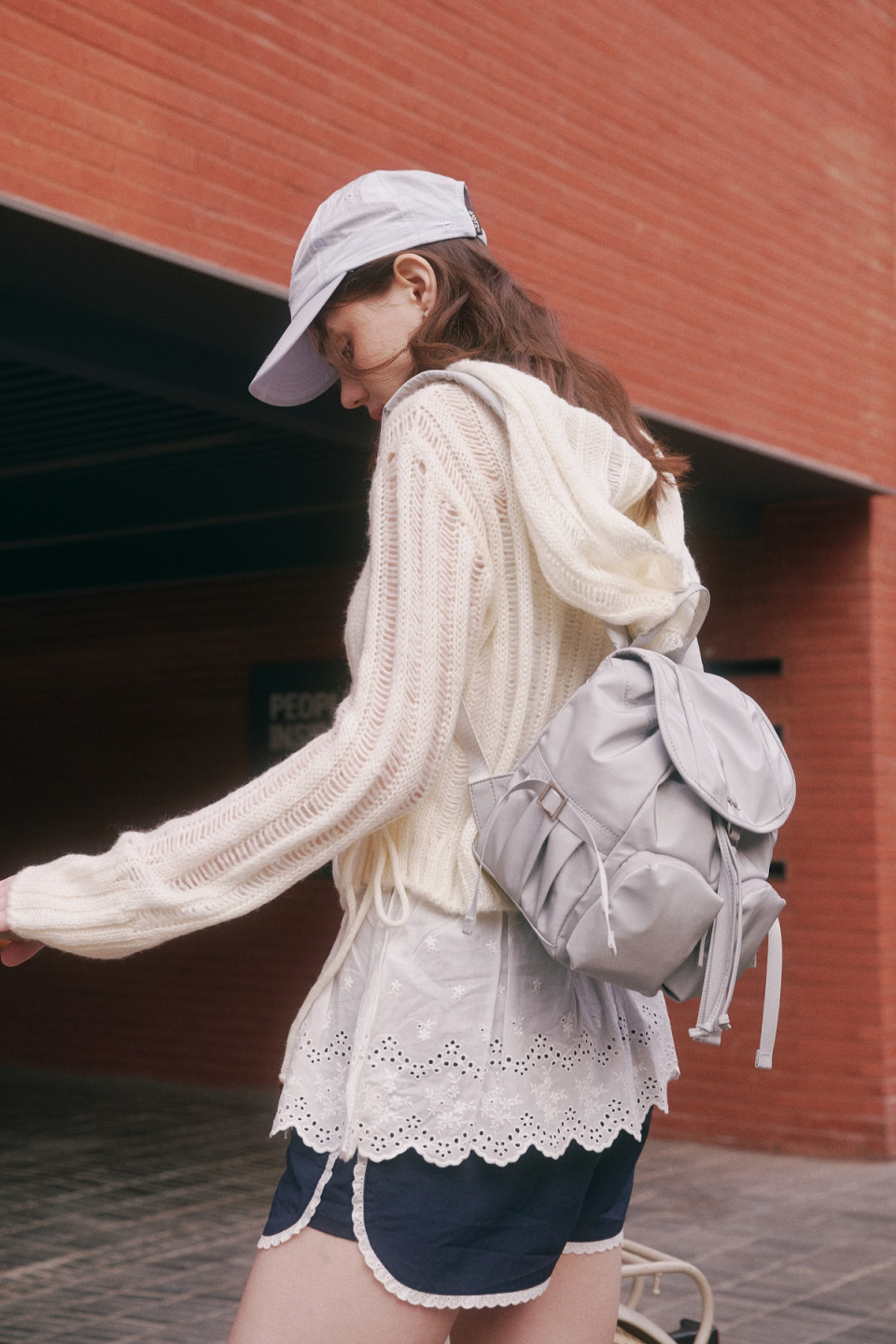 MUSINSA公式 | OTZ Malibu Glossy Backpack Mini Gray FLOTFA1B03 MUSINSA公式 | OTZ Malibu Glossy Backpack Mini Gray FLOTFA1B03