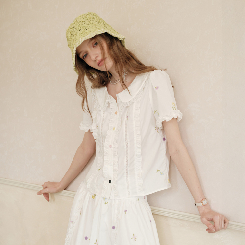 Cest_Flower embroidery ruffle blouse